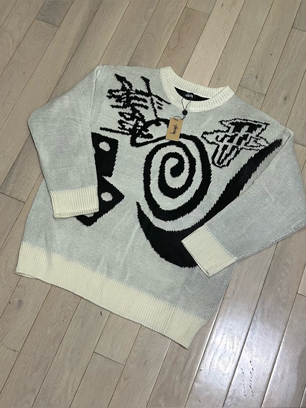 Black & Cream Graphic Knit Sweater Stussy ( fits like an L )